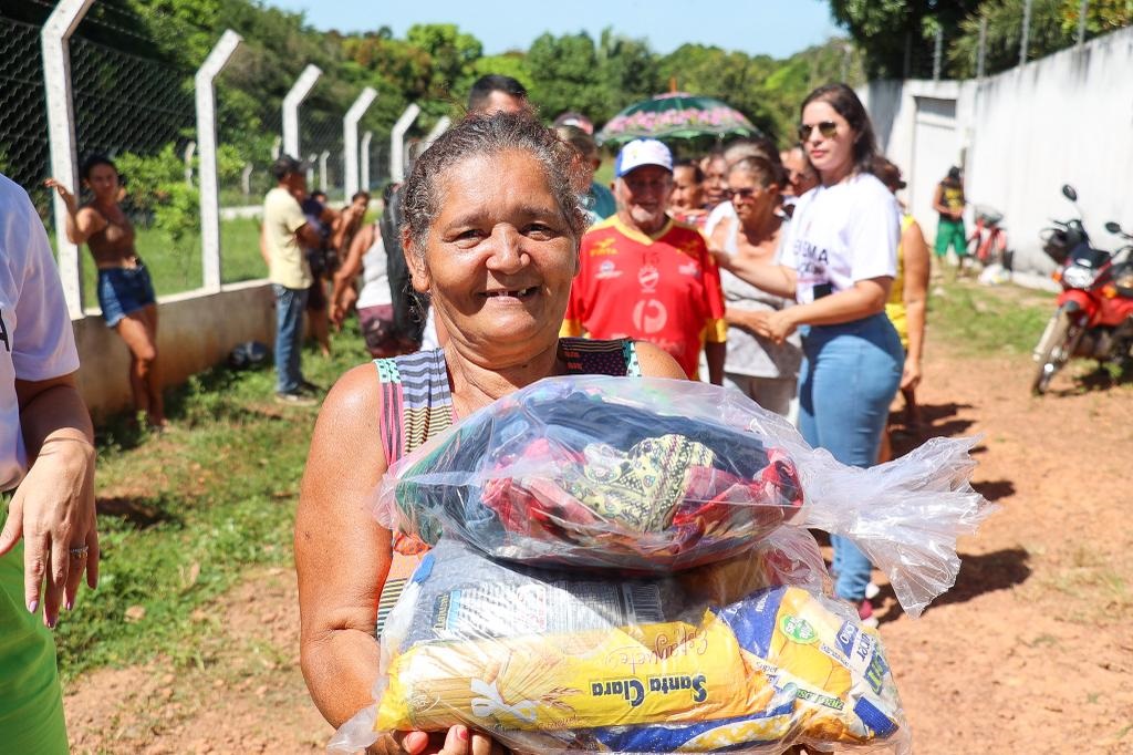 Moradores do bairro Vila Bento, em Tuntum, foram agraciados com os donativos arrecadados pelo Gedema 