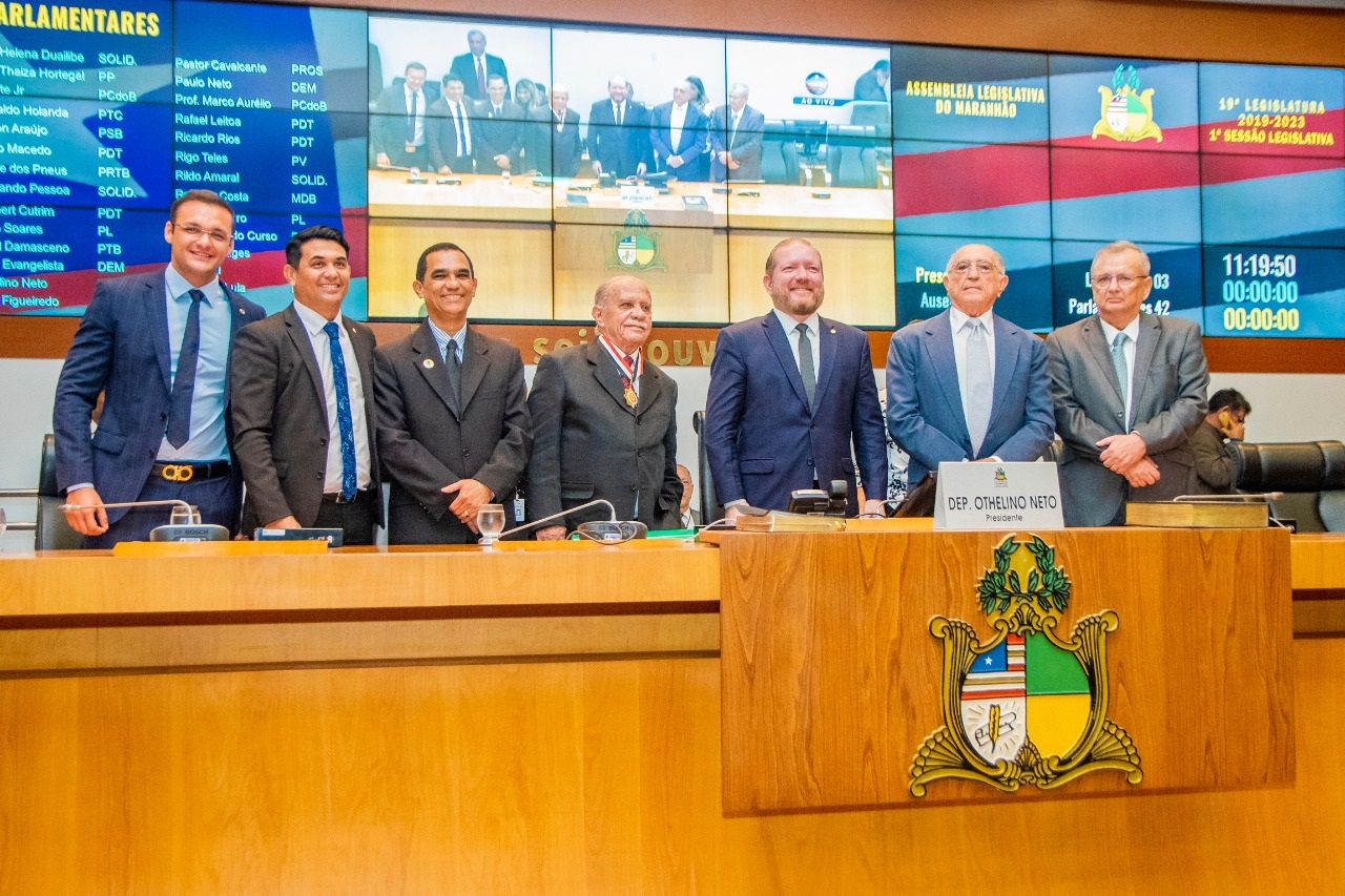 Solenidade de entrega da Medalha Manuel Beckman ao ex-deputado Celson Coutinho, na Assembleia