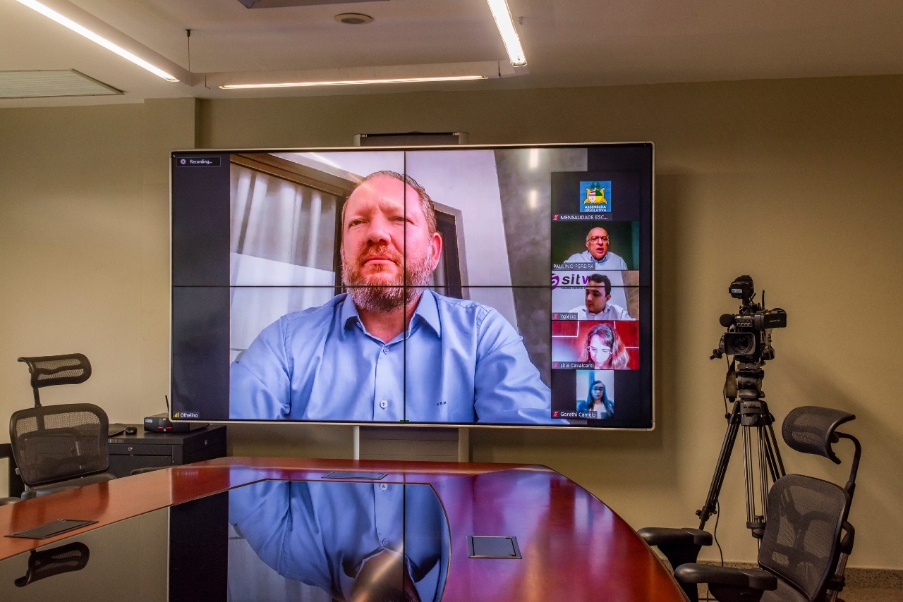 Reunião por videoconferência com presidente da Assembleia discute proposta de redução das mensalidades escolares