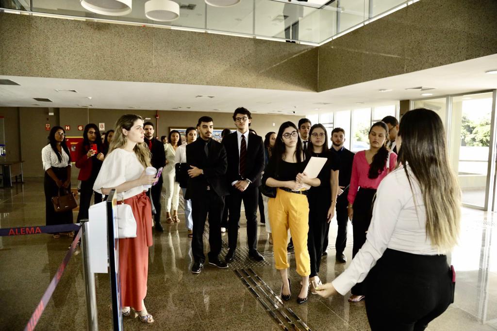 Alunos receberam informações sobre o funcionamento da Assembleia