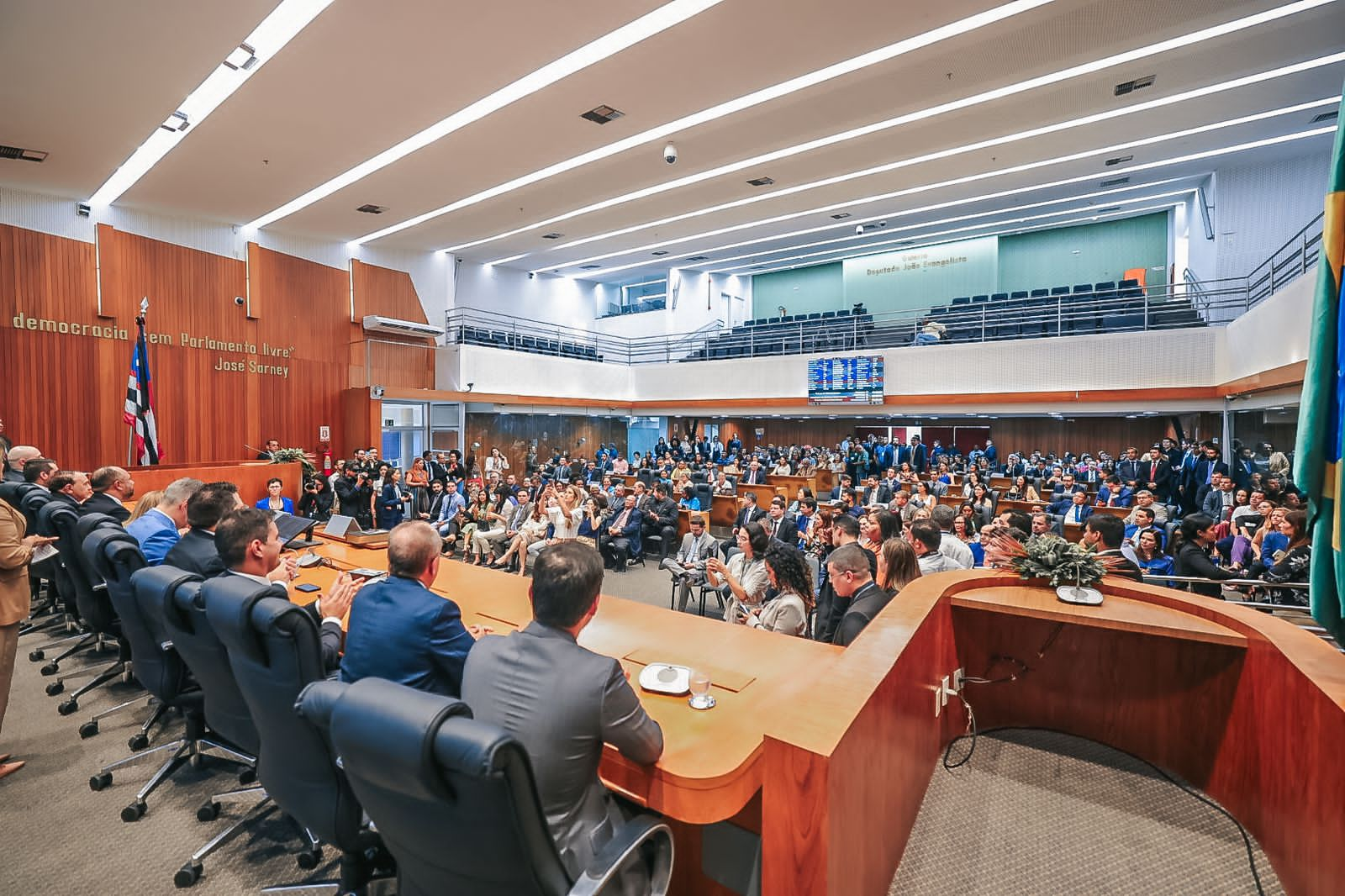 Plenário Deputado Nagib Haickel ficou lotado durante a solenidade 