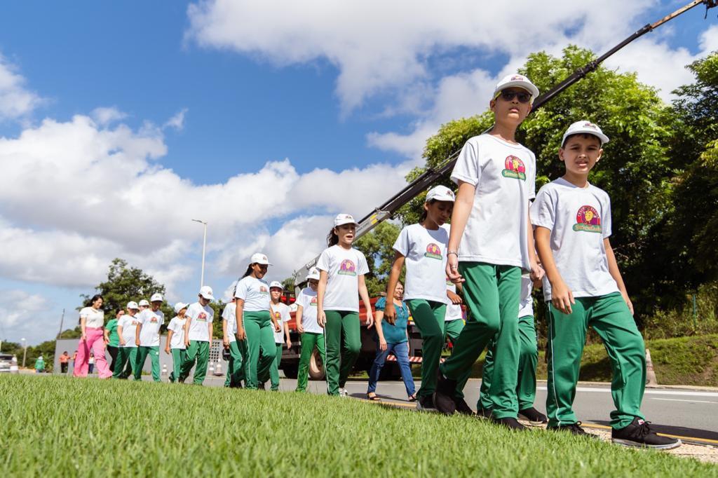 Alunos da Creche-Escola Sementinha participam de 'Tour Ambiental' pela Assembleia 