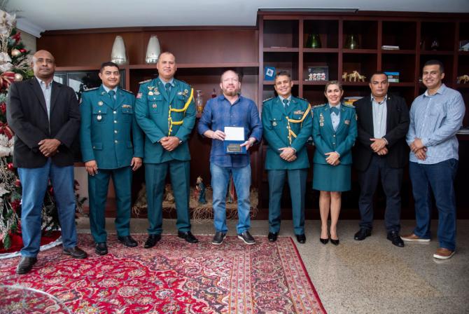 Othelino é homenageado pelo Gabinete Militar da Assembleia