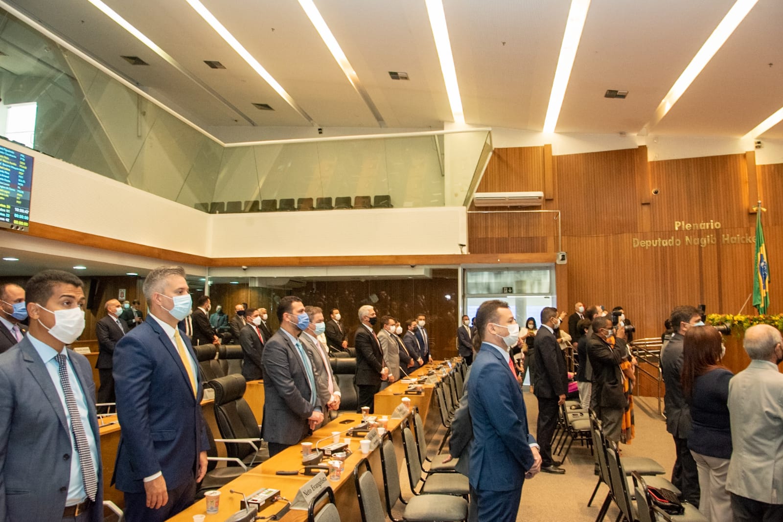 Parlamentares acompanham a sessão solene de abertura dos trabalhos legislativos de 2022