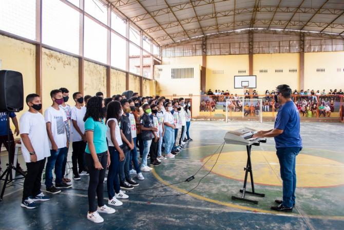 Gedema promove festa de confraternização natalina para alunos do Programa Sol Nascente