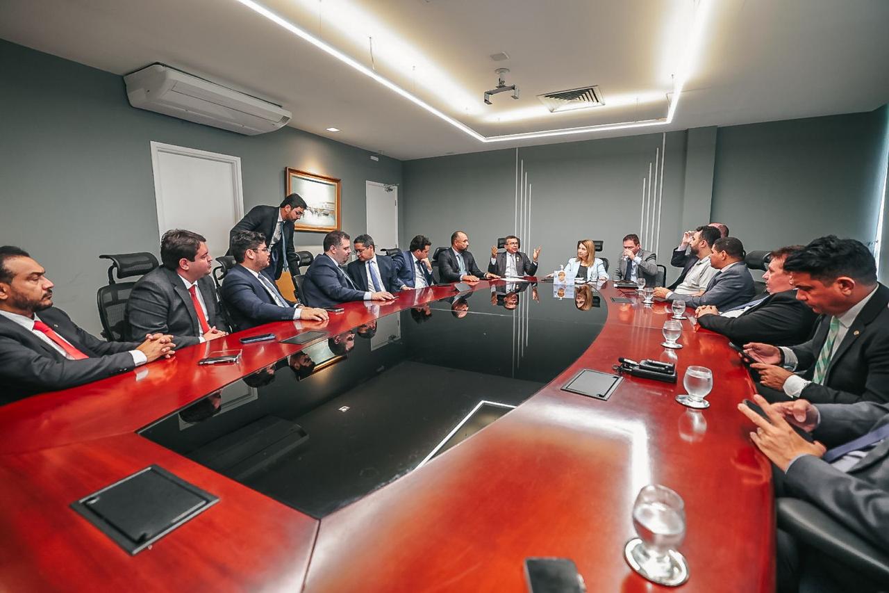 Durante a reunião, foi discutida a instalação de um posto avançado de biometria na Assembleia Legislativa 