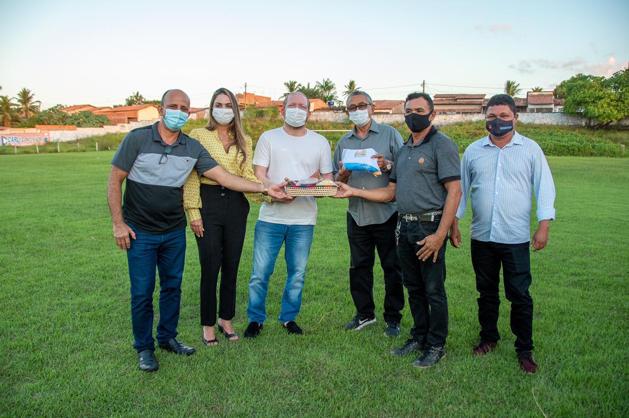 Othelino e Ana Paula visitam o Estádio Municipal de Barreirinhas e anunciam a revitalização do Complexo Esportivo