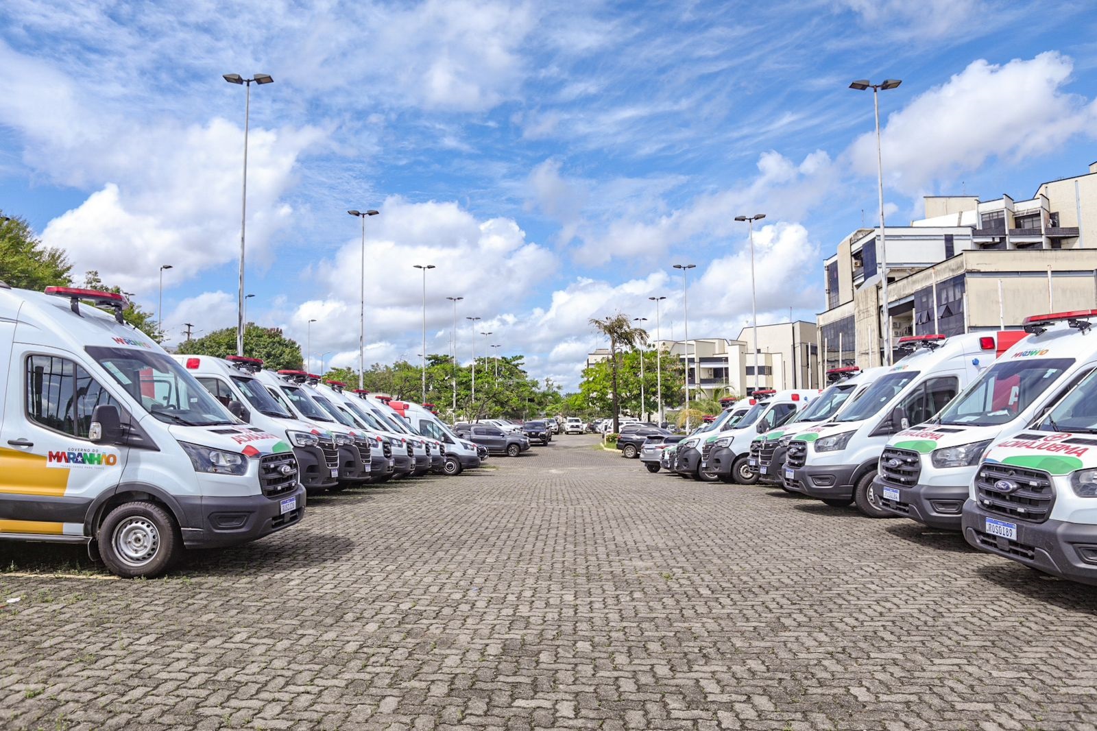 44 ambulâncias novas foram entregues a municípios maranhenses para fortalecer o atendimento na área da saúde