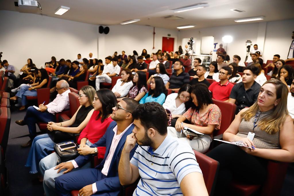 Auditório Neiva Moreira, no Complexo de Comunicação, ficou lotado durante a audiência pública 