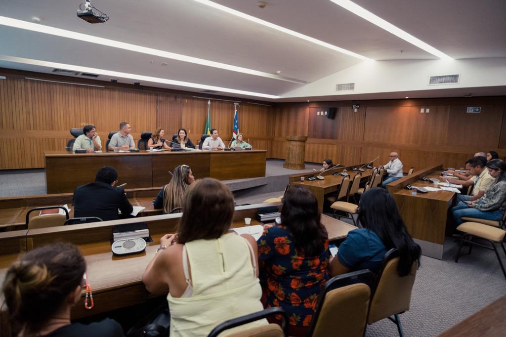 Alema realiza reunião com beneficiários do 'Mais Renda' que vão comercializar produtos no arraial da Casa do Povo