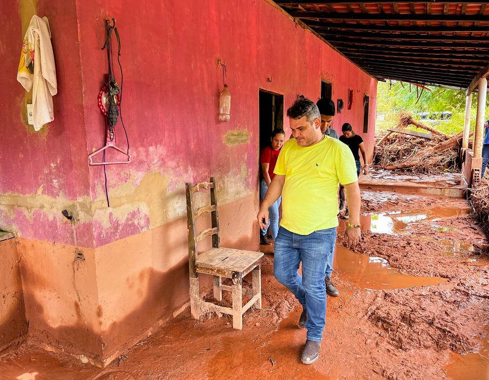 Deputado Júnior França visita locais atingidos por chuvas em Santa Luzia