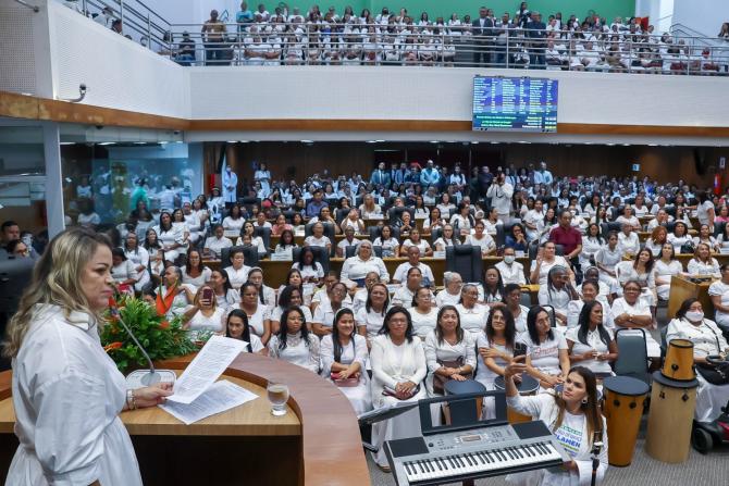 Assembleia realiza sessão solene alusiva ao ‘Dia do Círculo de Oração’