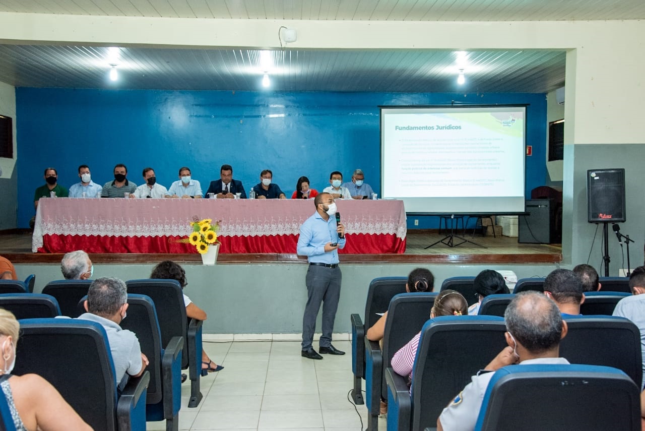 Representantes de órgãos ligados ao tema apresentaram painéis abordando o assunto de forma técnica 