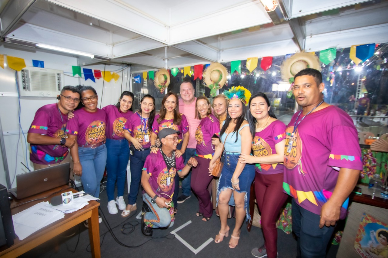 Com parte da equipe que comandou a transmissão ao vivo, o diretor de Comunicação da Assembleia, Edwin Jinkings, e a diretora adjunta, Silvia Tereza, destacaram o trabalho exitoso dos profissionais, reconhecido pela população