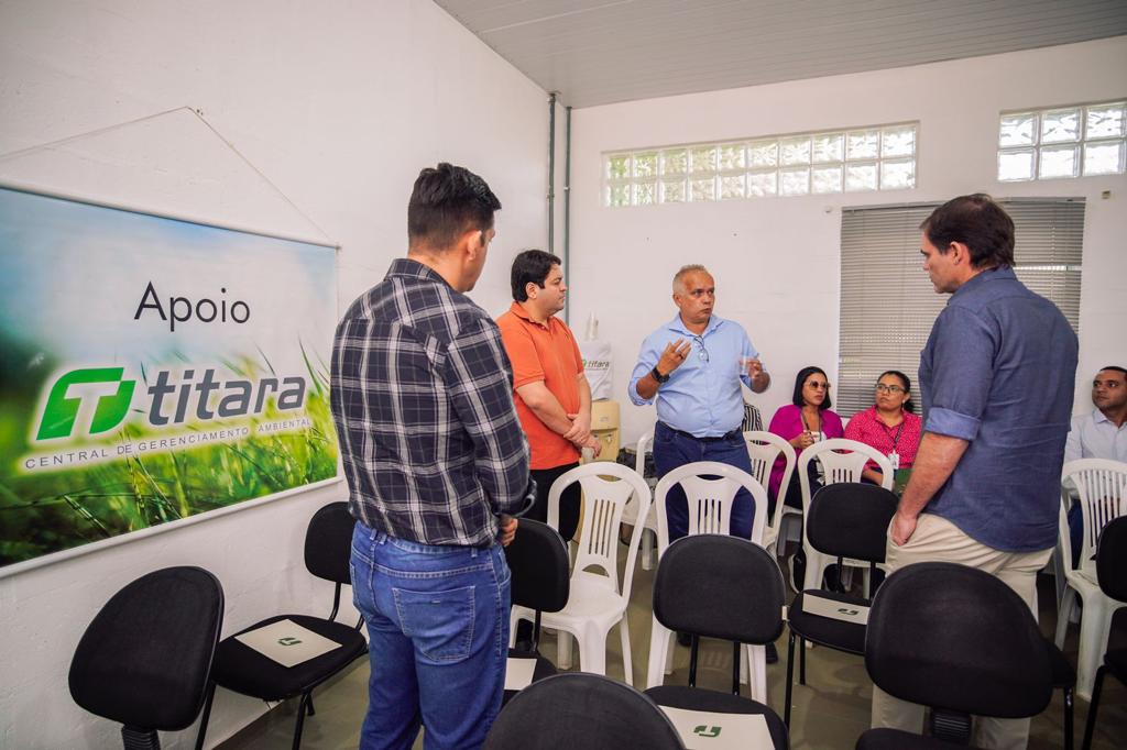 Técnicos explicam aos parlamentares a forma de destinação final dos resíduos 