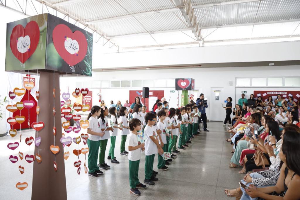 Creche-Escola Sementinha promove evento em homenagem ao Dia das Mães 