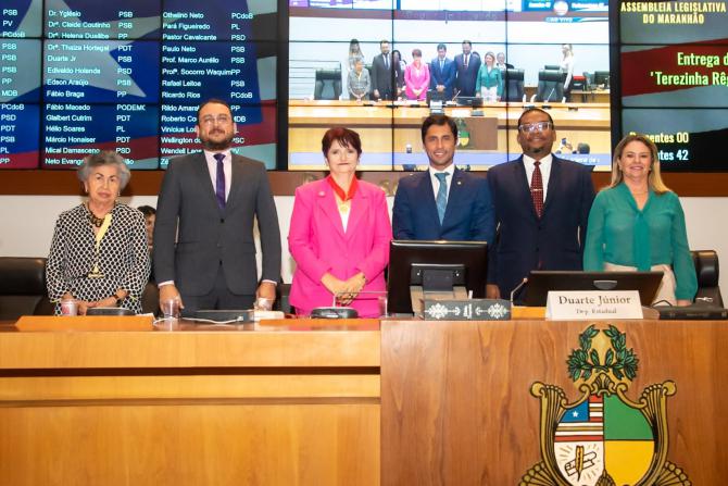 Assembleia homenageia professora Cláudia Gonçalves com Medalha do Mérito Legislativo ‘Terezinha Rego’