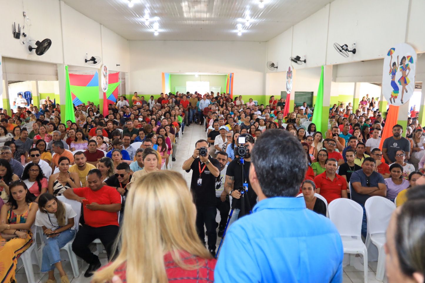Lideranças políticas e comunitárias foram receber Iracema Vale em Urbano Santos