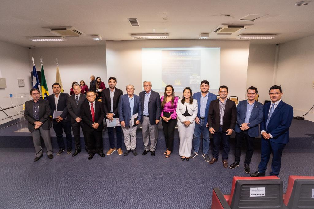 Autoridades que participaram do lançamento da Frente Parlamentar de Combate à Pobreza