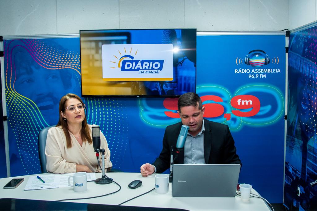 Júlia Constância Pereira, professora de História da UEMA, durante entrevista ao programa 