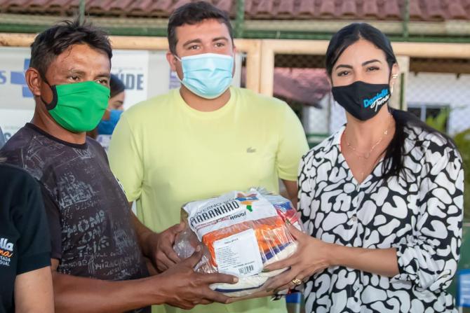 Daniella Tema inicia distribuição de cestas básicas em Tuntum e Presidente Dutra 