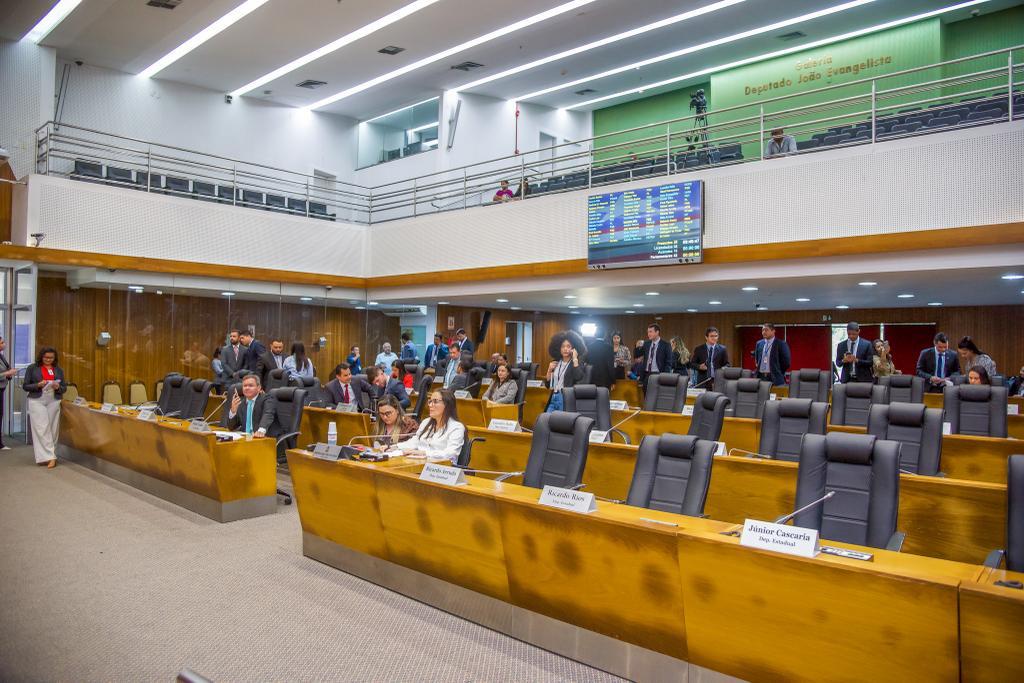 Plenário da Assembleia Legislativa aprovou o PL que dispõe sobre modernização da reestruturação da Casa