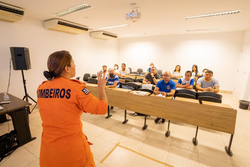 Escola do Legislativo inicia curso de brigada de incêndio