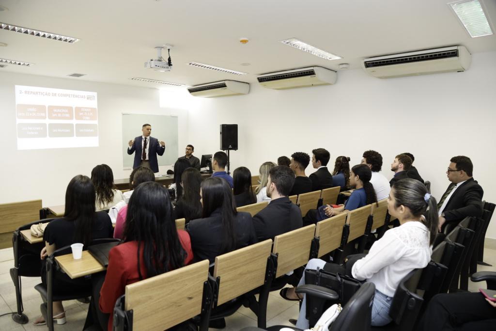 Estudantes participaram de palestra que detalhou estrutura da Alema