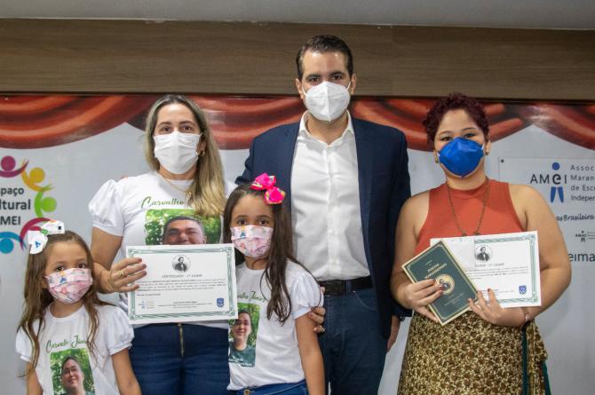 Adriano Sarney participa da premiação do concurso ‘Novos Poetas Maranhenses’