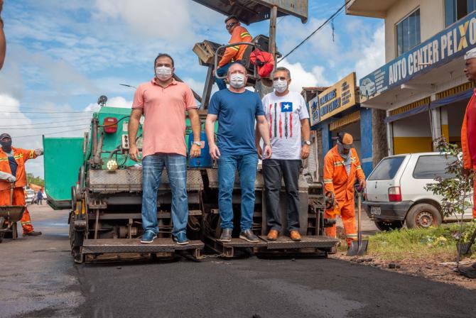 Othelino vistoria obras realizadas com seu apoio em Santa Helena e Turilândia