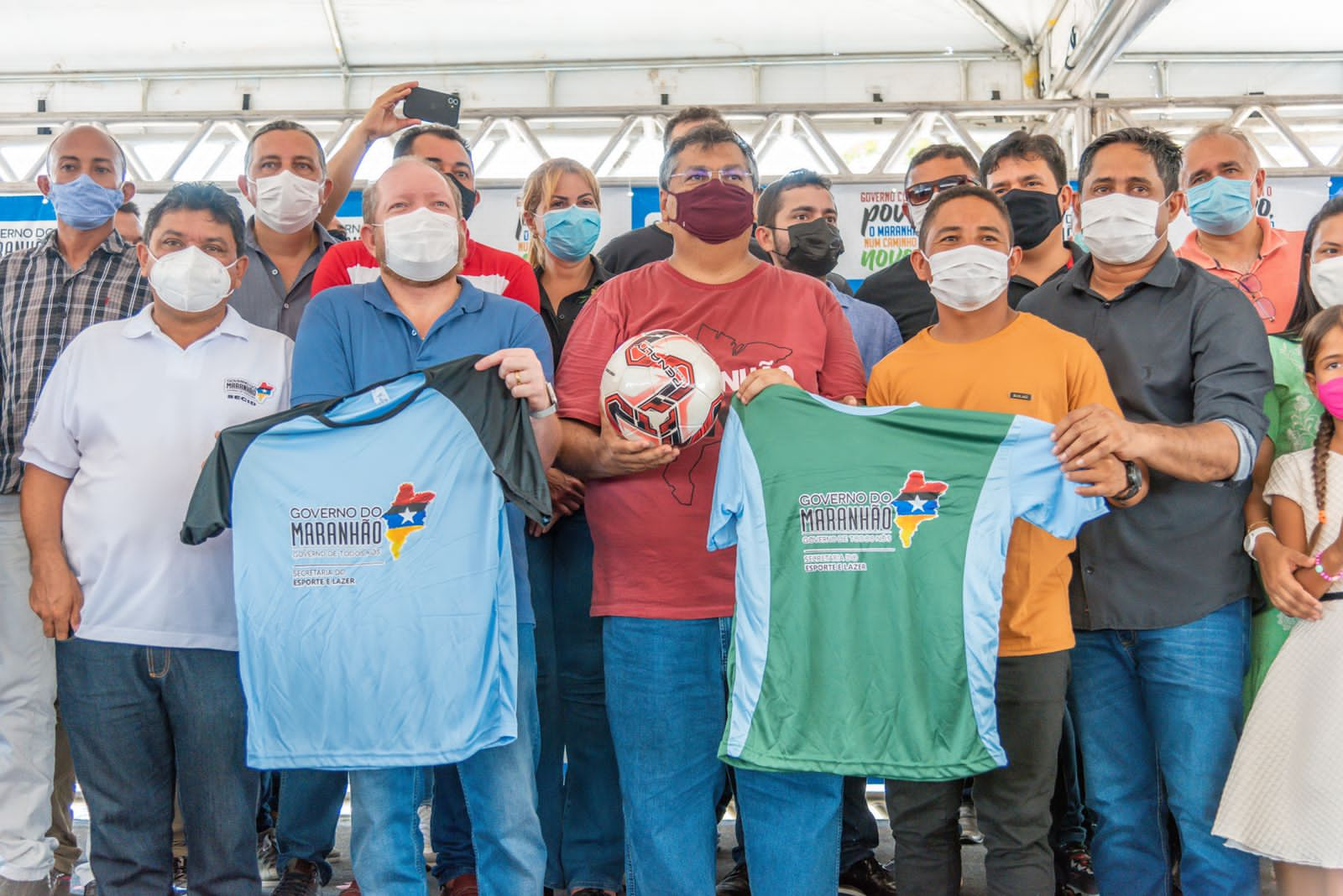 Em Pedro do Rosário, o chefe do Legislativo Estadual também participou da entrega de materiais esportivos