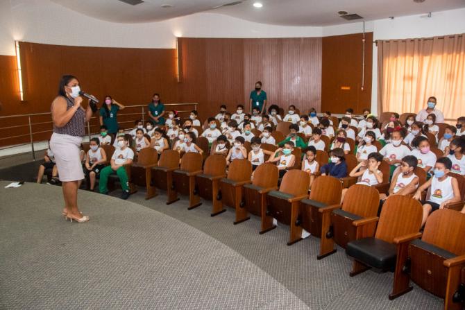 Creche-Escola Sementinha inicia projeto que estimula a leitura e o respeito à diversidade 