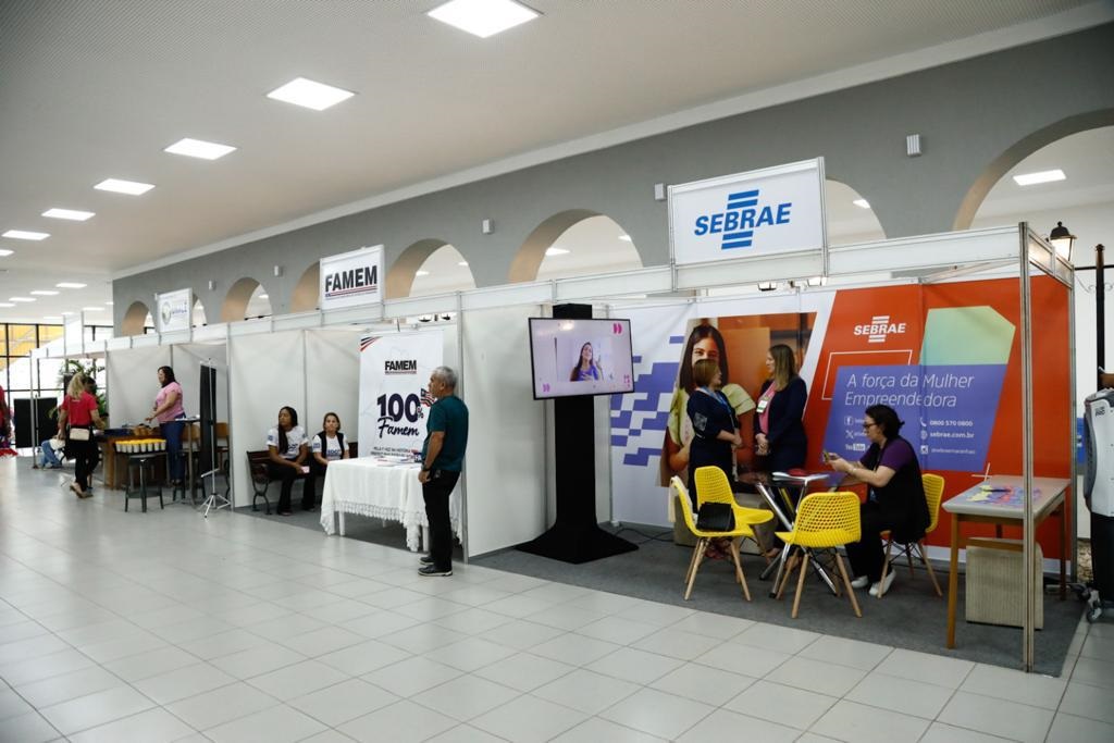 O seminário contou com espaço para mostra e exposição de serviços e produtos relacionados à mulher