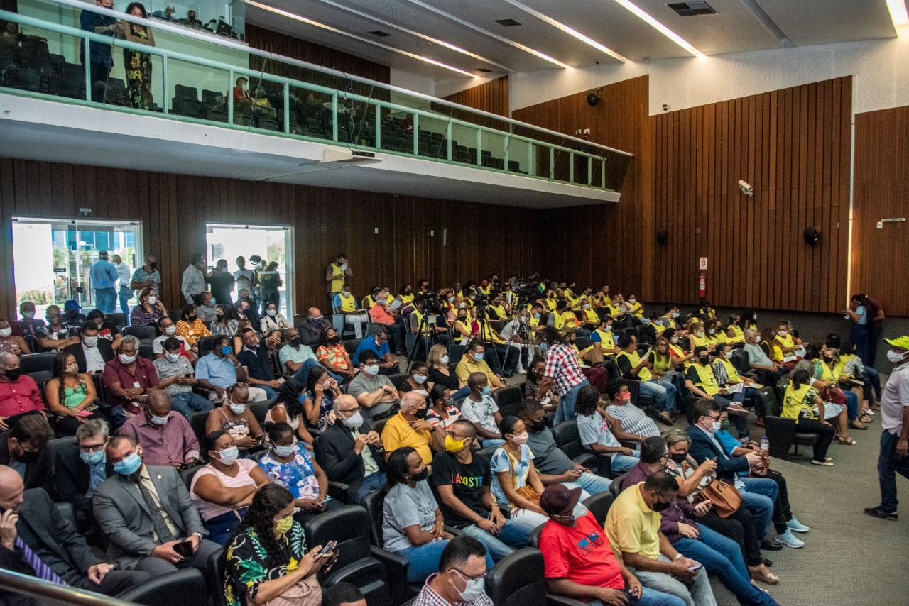 Auditório do Plenarinho lotado para audiência pública realizada pela Comissão de Orçamento e Finanças da Assembleia