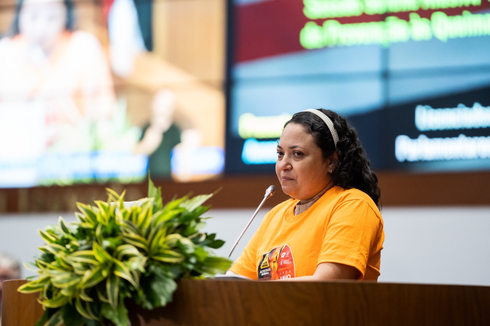 Professora Vanúsia Sousa deu um depoimento sobre ter sido vítimas de queimadura