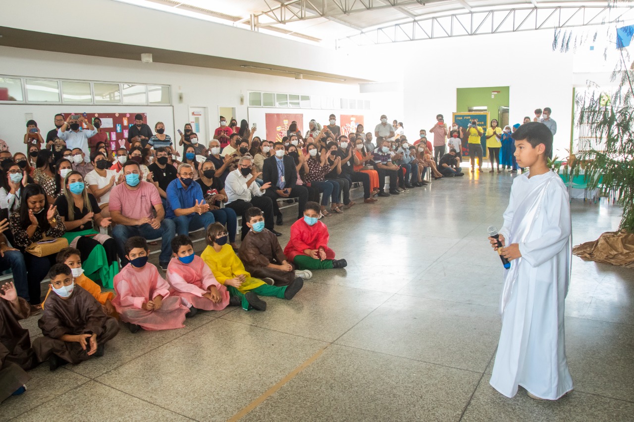 Momento do espetáculo alusivo à Semana Santa encenado por alunos da 