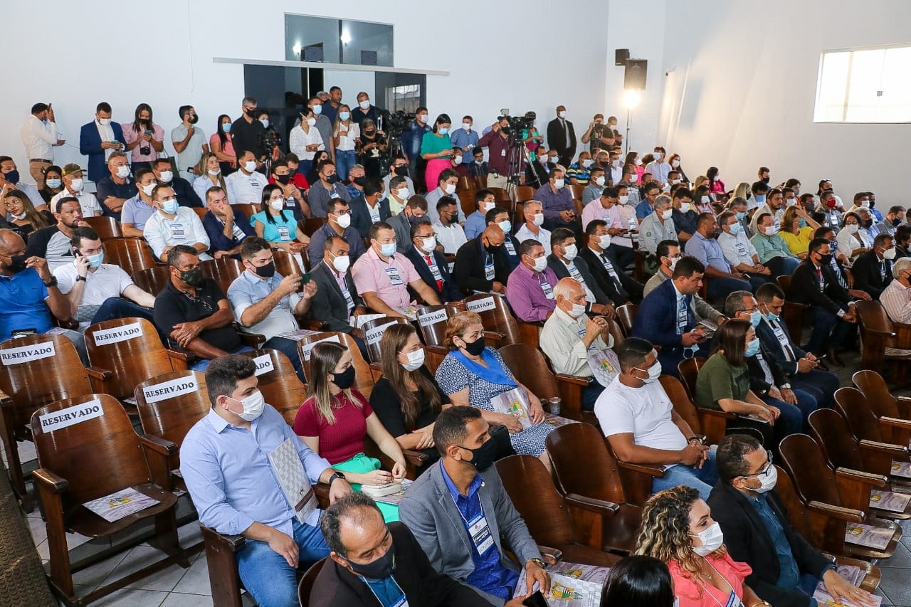 Parlamentares e sociedade civil debatem ações para o desenvolvimento do Sul maranhense durante encontro em Carolina