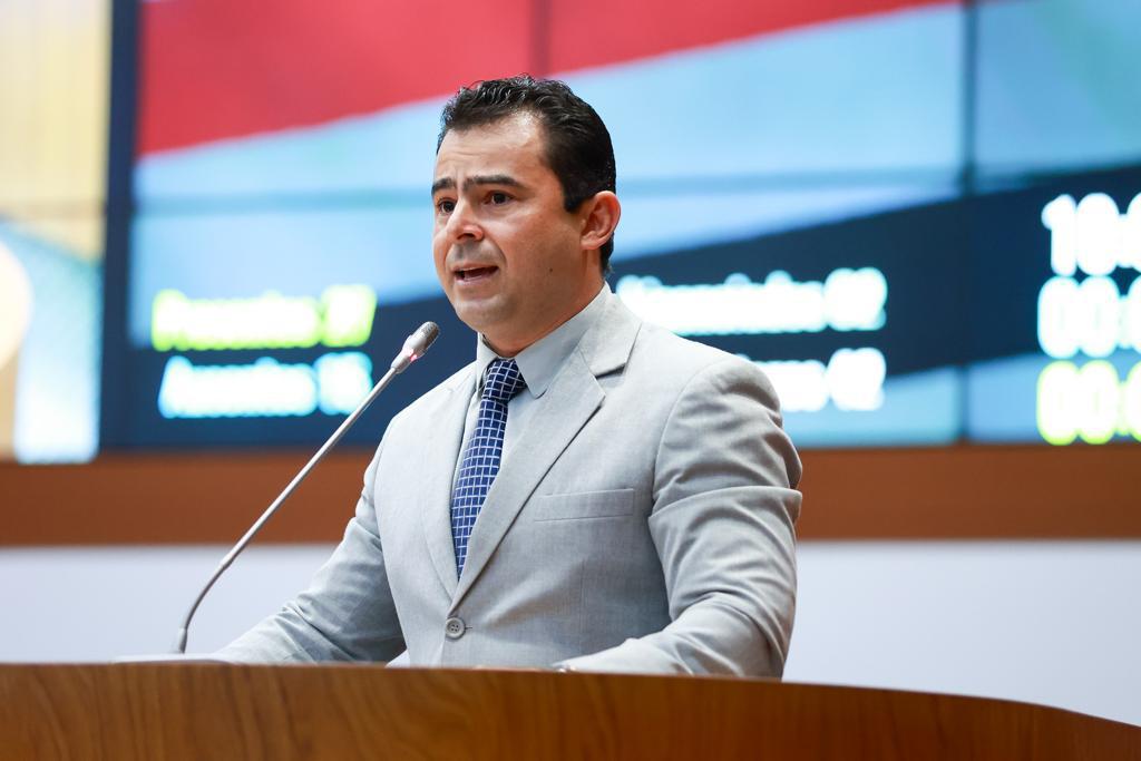 Deputado Eric Costa solicita correção no preço da pauta do boi gordo comercializado no Maranhão