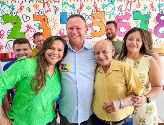 Ana do Gás acompanha governador em agenda no município de Colinas