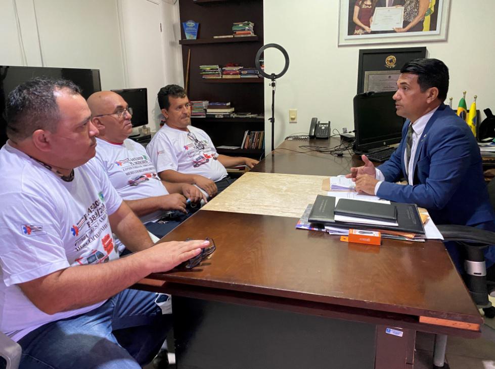 Wellington reúne-se com representantes do Sindicato de Condutores de Ambulância do Maranhão 