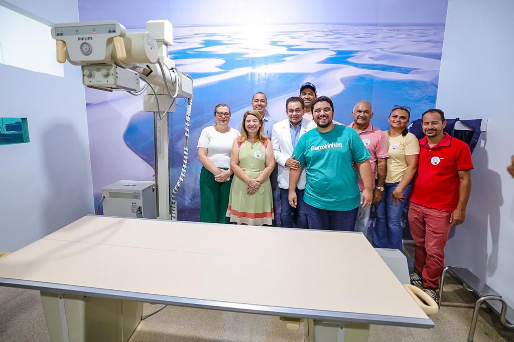 Iracema Vale faz a entrega de novo aparelho de raio-x para o Hospital Regional de Barreirinhas 