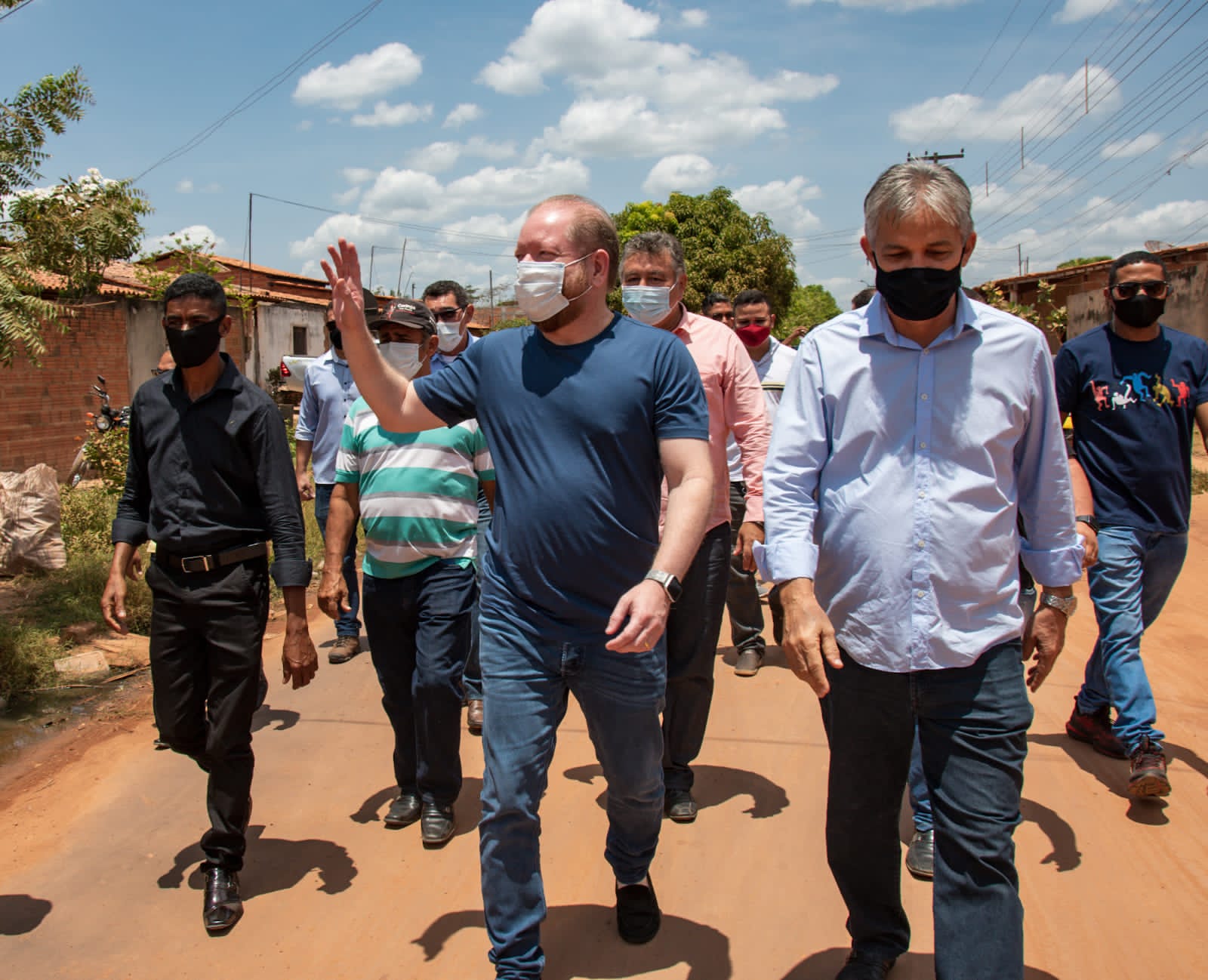 Presidente da Assembleia também esteve na avenida Jocker Ribeiro, que foi amplamente pavimentada com seu apoio