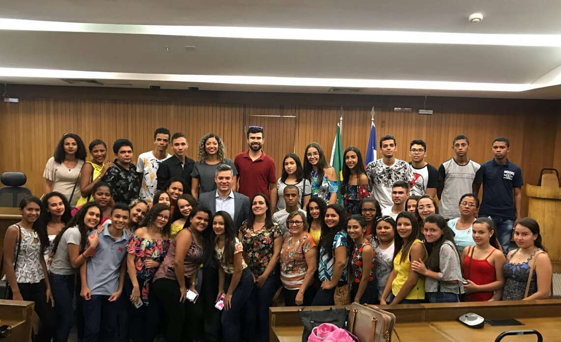 Estudantes de escola do município de Paraibano visitam a Assembleia Legislativa