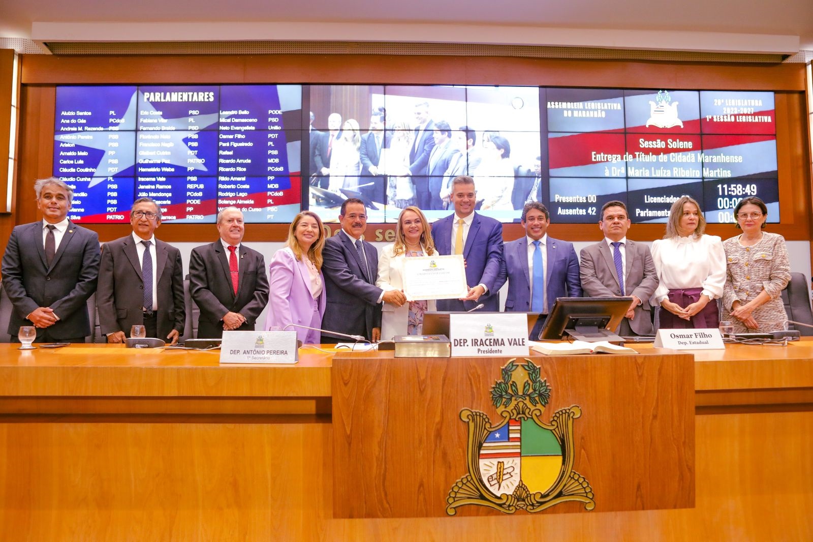 Sessão solene para entrega do Título de Cidadã Maranhense à procuradora Maria Luíza Ribeiro, realizada na Assembleia