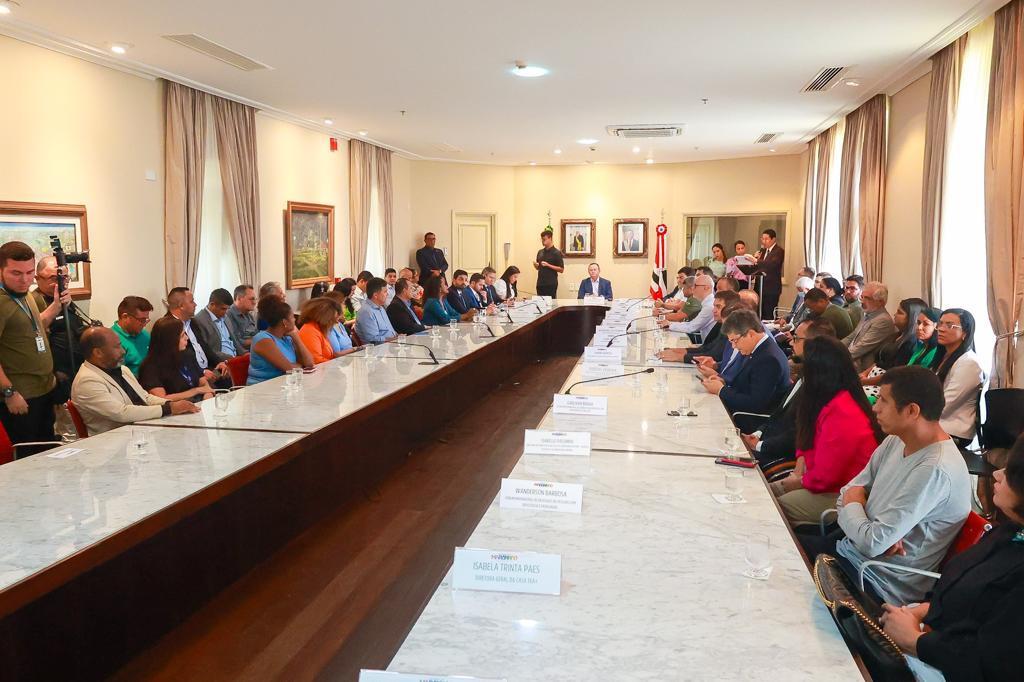 Deputados prestigiam lançamento do programa estadual ‘Minha Renda’