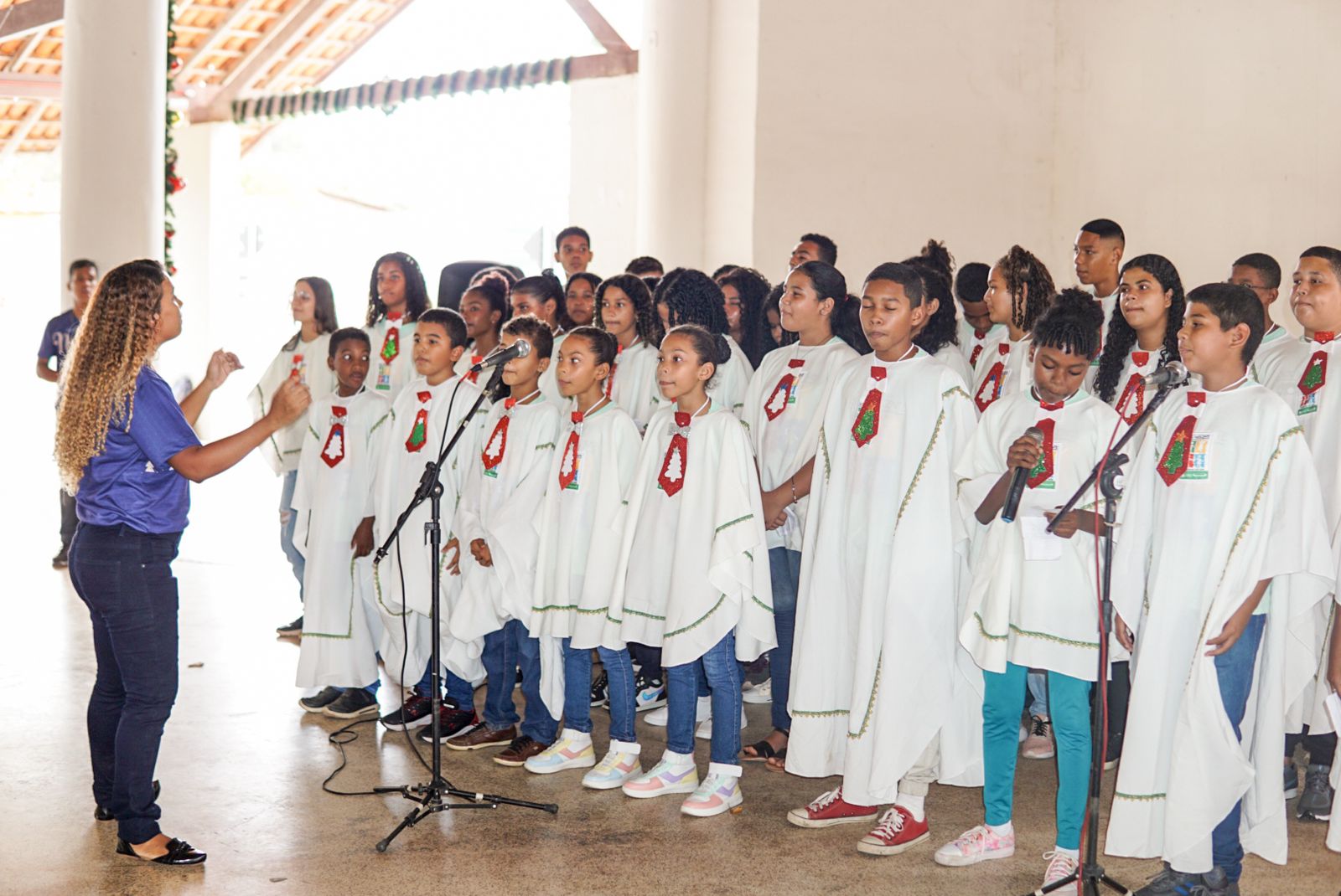 Apresentação de canto coral marcou um dos momentos da festa de confraternização 