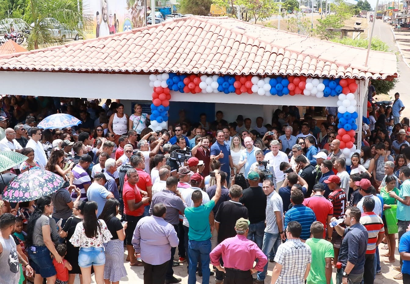 Inauguração do terminal de embarque de passageiros da zona rural contou com grande número de populares