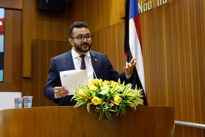 Deputado Yglésio defende melhorias em favor dos policiais militares e bombeiros do Maranhão