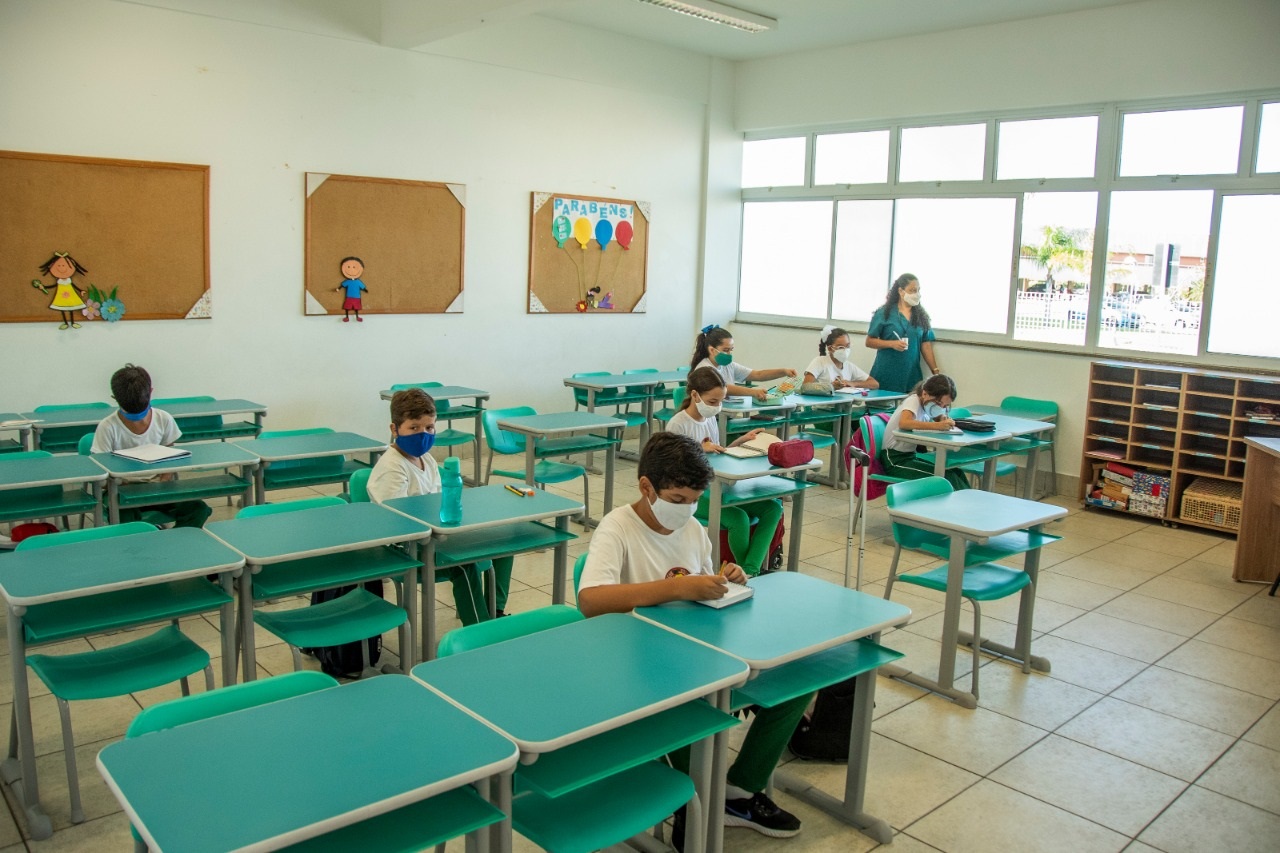 As salas de aula recebem, no máximo, 15 crianças por turma, para manterem o distanciamento social