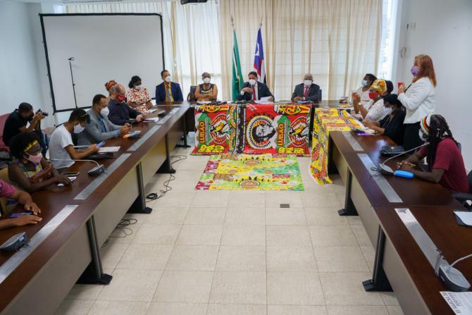 Zé Inácio coordena debate sobre racismo em celebração ao Dia Nacional da Consciência Negra